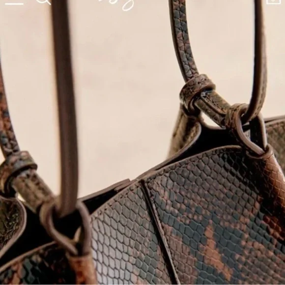 😍NWT Sézane Romie Snake Print Tote - Picture 3 of 3